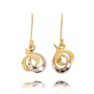 Kobieca biżuteria podkreślająca naturalny blask kamieni.