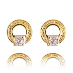 Subtelne kolczyki stworzone z myślą o komforcie noszenia.