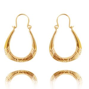 Stylowe kolczyki wykonane z wysokiej jakości złota.