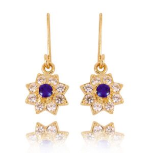 Delikatne kolczyki idealne do codziennej i wieczorowej stylizacji.