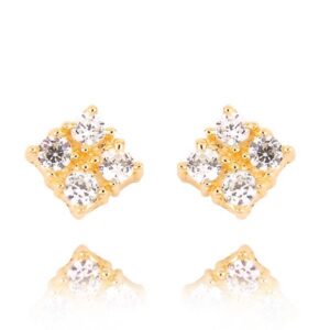 Uniwersalne kolczyki złote o eleganckim wykończeniu.