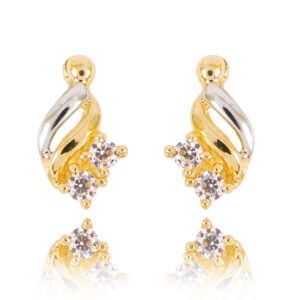 Złote kolczyki o klasycznej i ponadczasowej formie.