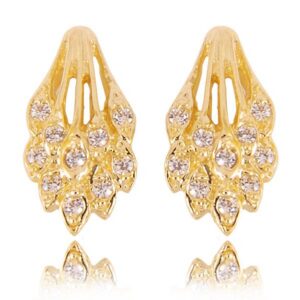 Subtelne kolczyki stworzone z myślą o komforcie noszenia.