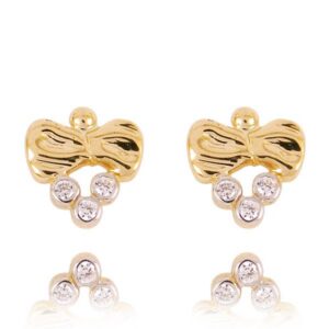 Subtelne kolczyki stworzone z myślą o komforcie noszenia.