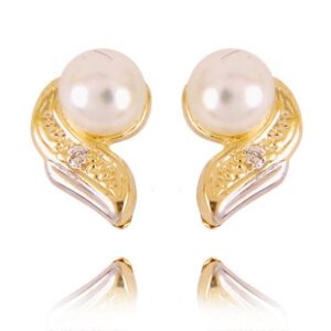 Kobieca biżuteria podkreślająca naturalny blask kamieni.