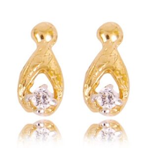 Stylowe kolczyki wykonane z wysokiej jakości złota.