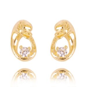 Eleganckie kolczyki ze złota z subtelnym blaskiem kamieni.