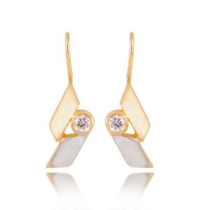 Subtelne kolczyki stworzone z myślą o komforcie noszenia.