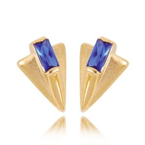 Eleganckie kolczyki ze złota z subtelnym blaskiem kamieni.