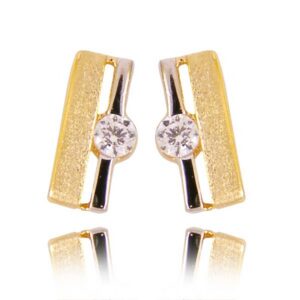 Eleganckie kolczyki ze złota z subtelnym blaskiem kamieni.