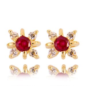 Złote kolczyki łączące elegancję i nowoczesny design.