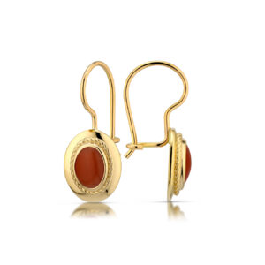 Delikatne kolczyki idealne do codziennej i wieczorowej stylizacji.