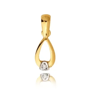 Złoty wisiorek wykonywany na indywidualne zamówienie.