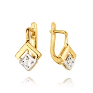 Subtelne kolczyki stworzone z myślą o komforcie noszenia.