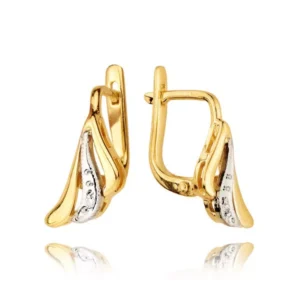 Złote kolczyki o klasycznej i ponadczasowej formie.