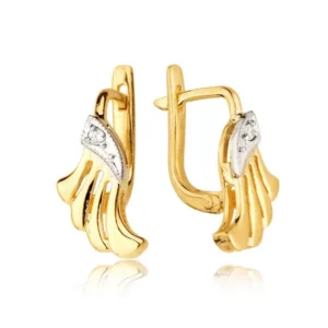 Złote kolczyki o klasycznej i ponadczasowej formie.