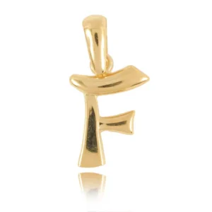 Złota literka jako symbol bliskiej osoby.