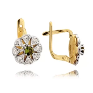 Eleganckie kolczyki ze złota z subtelnym blaskiem kamieni.