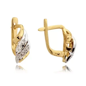 Złote kolczyki o klasycznej i ponadczasowej formie.