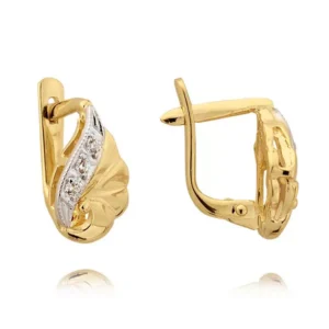 Eleganckie kolczyki ze złota z subtelnym blaskiem kamieni.