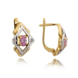 Złote kolczyki o klasycznej i ponadczasowej formie.