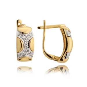 Złote kolczyki łączące elegancję i nowoczesny design.