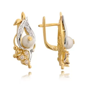 Uniwersalne kolczyki złote o eleganckim wykończeniu.