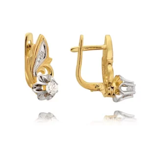 Złote kolczyki łączące elegancję i nowoczesny design.