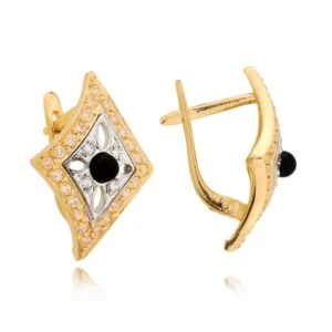 Kobieca biżuteria podkreślająca naturalny blask kamieni.