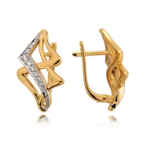 Złote kolczyki o klasycznej i ponadczasowej formie.