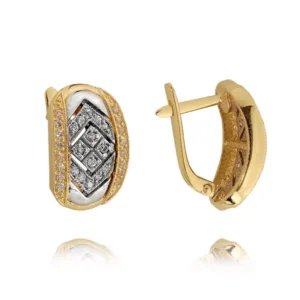 Subtelne kolczyki stworzone z myślą o komforcie noszenia.