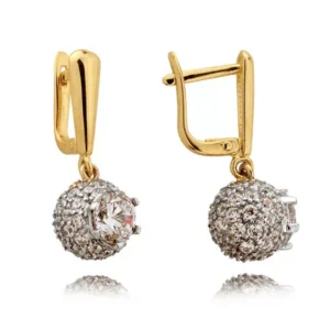 Delikatne kolczyki idealne do codziennej i wieczorowej stylizacji.