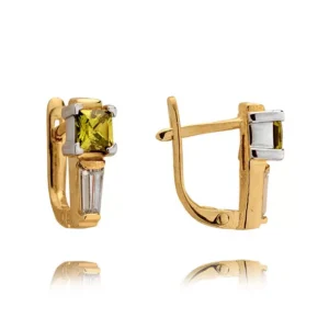 Złote kolczyki łączące elegancję i nowoczesny design.