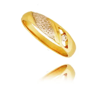 Elegancki pierścionek będący doskonałym dodatkiem do stylizacji.