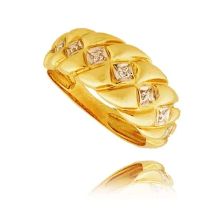 Ponadczasowy pierścionek o luksusowym wyglądzie.