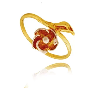 Pierścionek ze złota łączący klasykę z nowoczesnością.