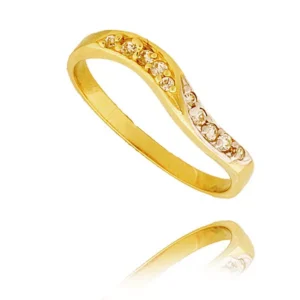 Złoty pierścionek stworzony z myślą o codziennym komforcie.