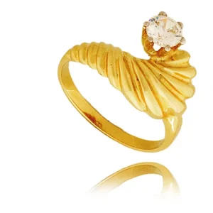 Elegancki pierścionek ze złota o ponadczasowym charakterze.