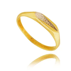 Złoty pierścionek stworzony z myślą o codziennym komforcie.