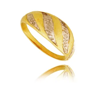 Pierścionek ze złota łączący klasykę z nowoczesnością.