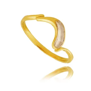 Ponadczasowy pierścionek o luksusowym wyglądzie.