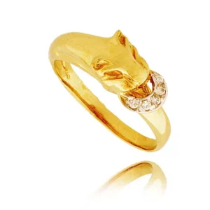 Pierścionek ze złota łączący klasykę z nowoczesnością.