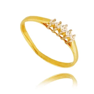 Elegancki pierścionek będący doskonałym dodatkiem do stylizacji.