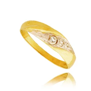 Pierścionek ze złota łączący klasykę z nowoczesnością.