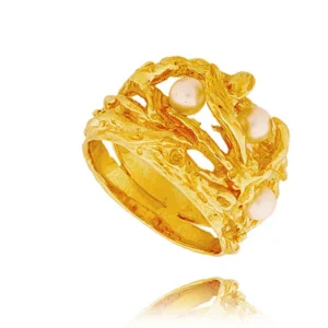 Ponadczasowy pierścionek o luksusowym wyglądzie.