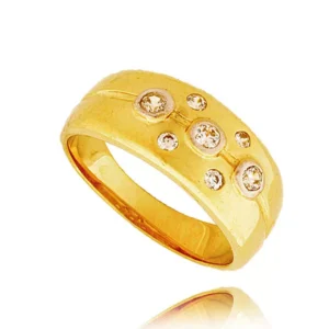 Pierścionek ze złota łączący klasykę z nowoczesnością.