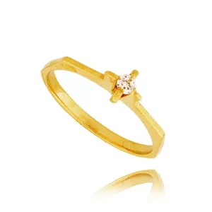 Elegancki pierścionek będący doskonałym dodatkiem do stylizacji.