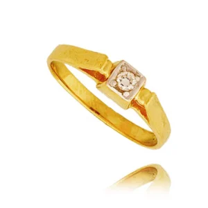 Stylowy pierścionek o eleganckiej i kobiecej formie.