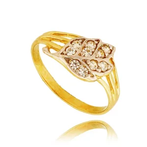 Delikatny pierścionek wykonany z wysokiej jakości złota.