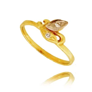 Delikatny pierścionek wykonany z wysokiej jakości złota.